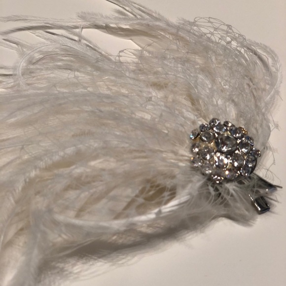 Feather hair clip - Picture 4 of 5